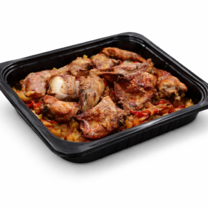 Conejo asado con guarnición (cuartos de conejo)